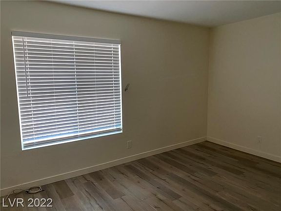 5th image of 4226 Hazelcrest Dr