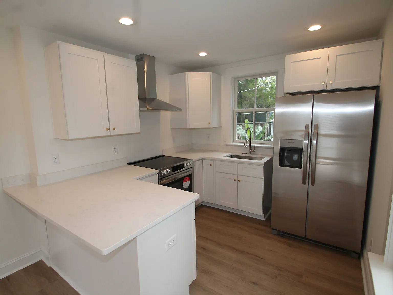 1 bed, 550 sqft, $1,600 — Photo 2
