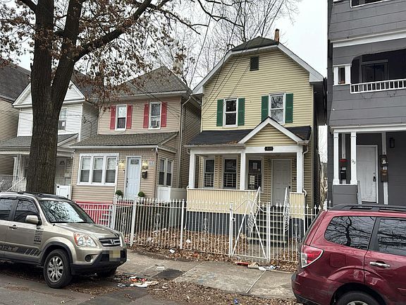 2nd image of 101 Columbia Ave