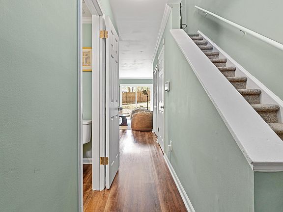 2nd image of 105 Thames Valley Ct