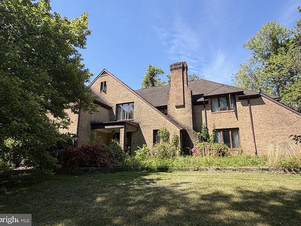 1st image of 2918 Conne Mara Dr