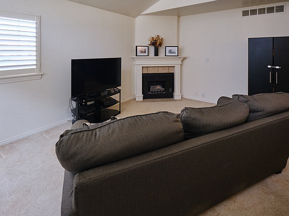 4th image of 650 S Main St APT 9106
