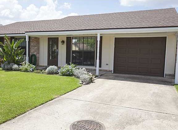 2nd image of 207 Plaza Village Dr
