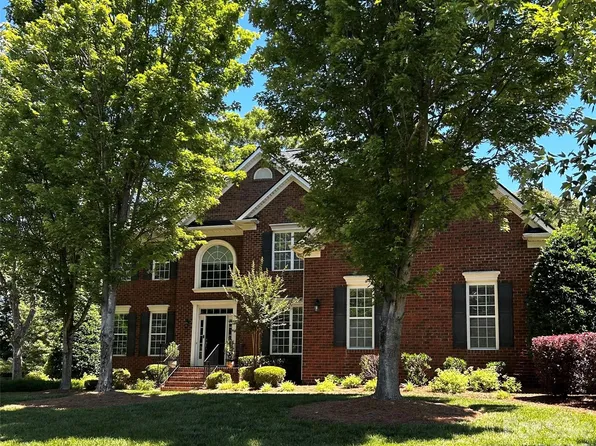 1311 Dobson Dr, Waxhaw, NC 28173