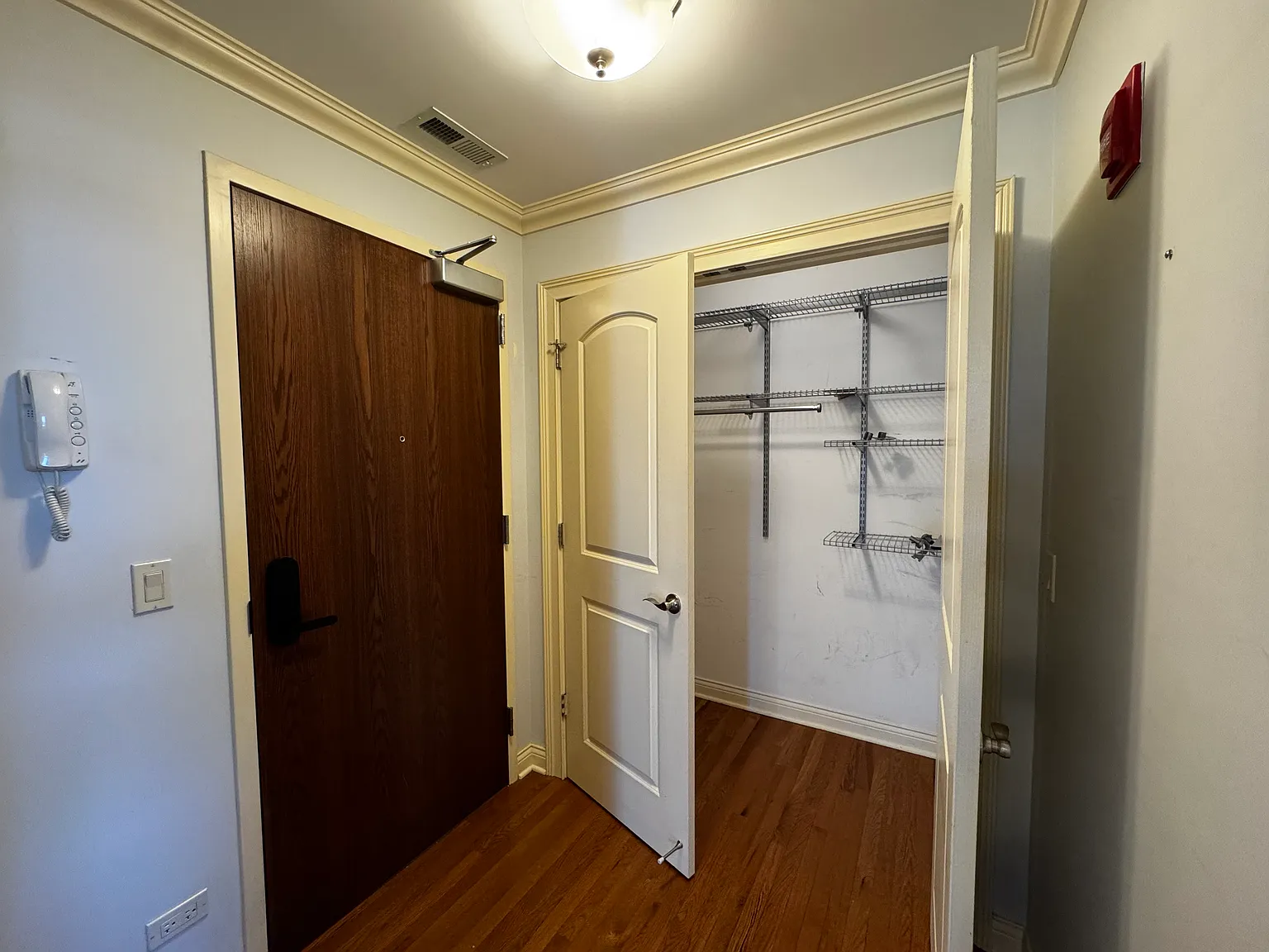 2 bed, $2,600 — Photo 4