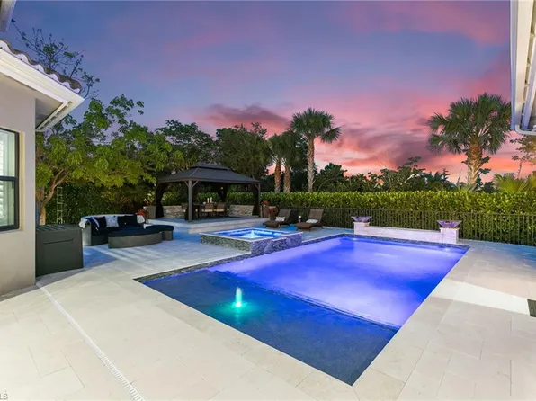 4605 Azalea DR, NAPLES, FL 34119