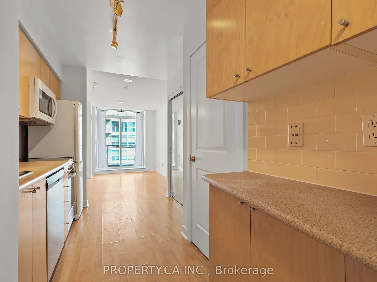 Studio, $1,800 — Photo 3