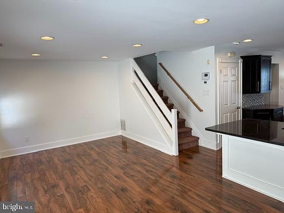 5th image of 1070 Baywood Dr
