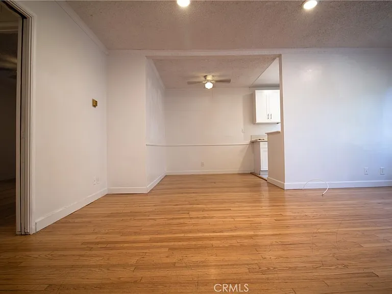 1224 N Mansfield Ave — Photo 4