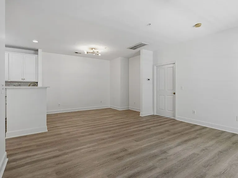 4846 Bevendean Dr #C9 — Photo 8
