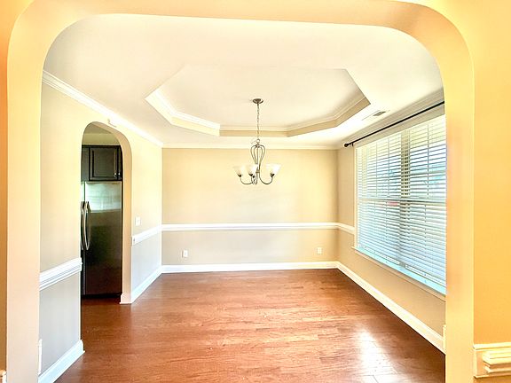 4th image of 241 Sweet Violet Dr