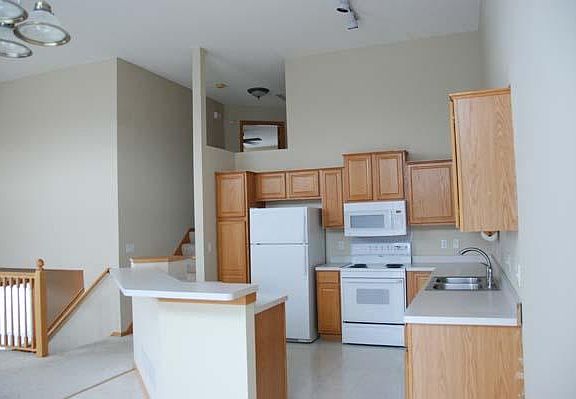3rd image of 15133 Cimarron Ave