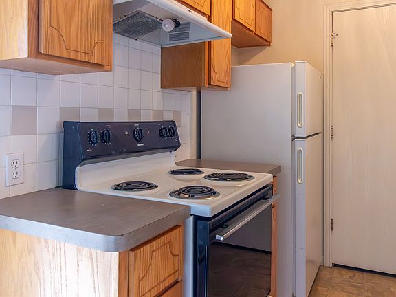 5th image of 102B E Robin Ln
