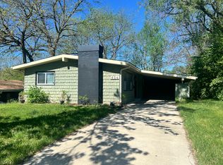 406 8th St, Warrensburg, MO 64093