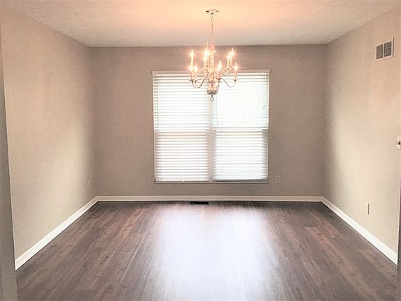 3rd image of 731 Fox Creek Ln