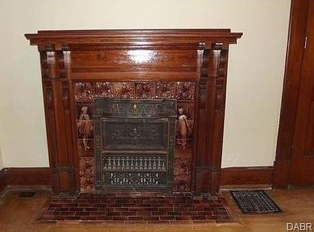 5th image of 719 W Greene St