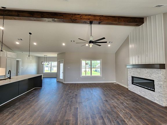 3rd image of 15 Ravell Rd