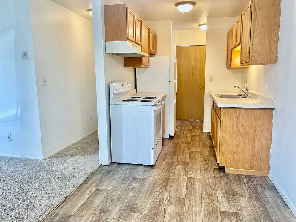 2409 4th Ave N