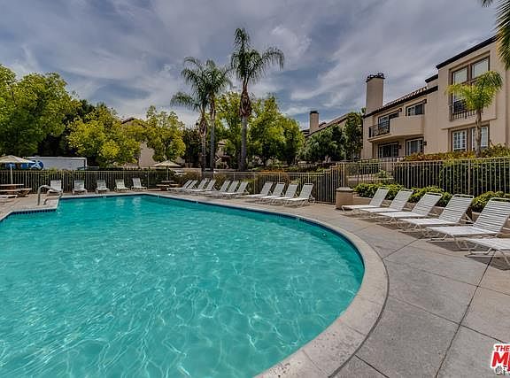 5th image of 24133 Del Monte Dr Unit 201