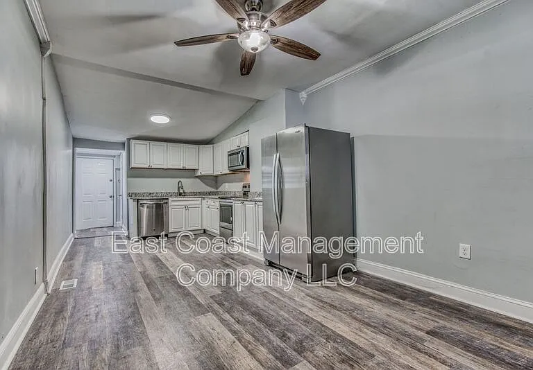 1253 Sargeant St — Photo 11