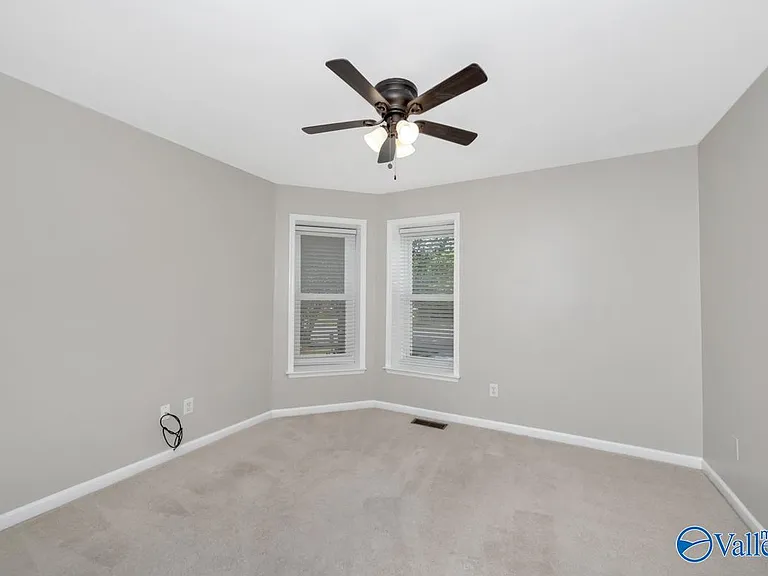 180 Jarrett Ln — Photo 33