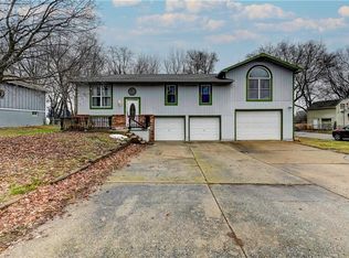 1011 Barley Ln, Buckner, MO 64016