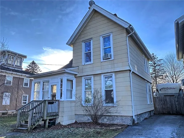 211 Colton Ave, Newark, NY 14513