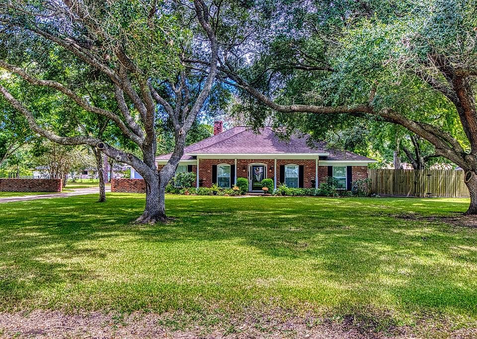 1st image of 6811 Meadowlark Ln