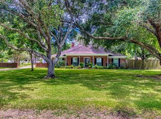 6811 Meadowlark Ln, Alvin, TX 77511
