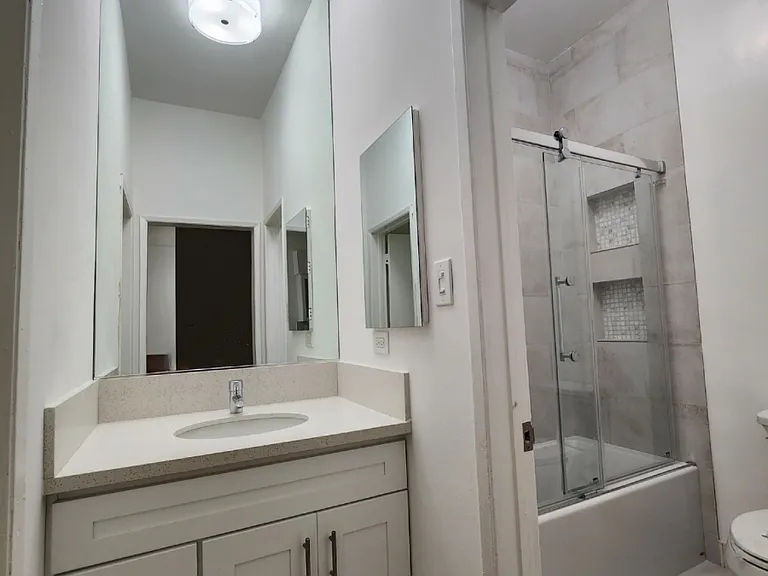 12340 Rochester Ave — Photo 13