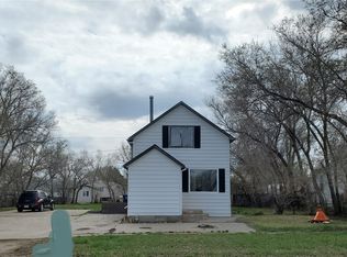 321 1st St W, Ponteix, SK S0N1Z0