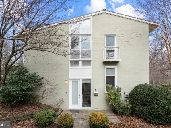 11440 Orchard Ln, Reston, VA 20190