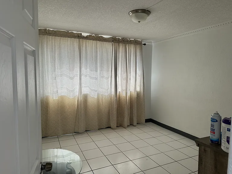 SW 51st Pl — Photo 4