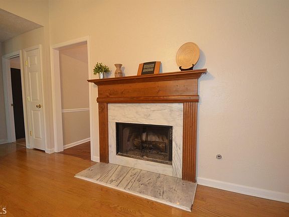 5th image of 1611 Windy Hill Pl SE