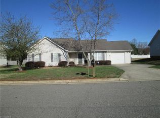 4605 Cherrywood Dr, Greensboro, NC 27405