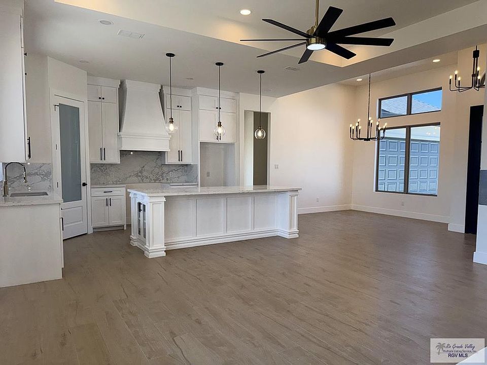 2nd image of 8614 Bellagio Cir