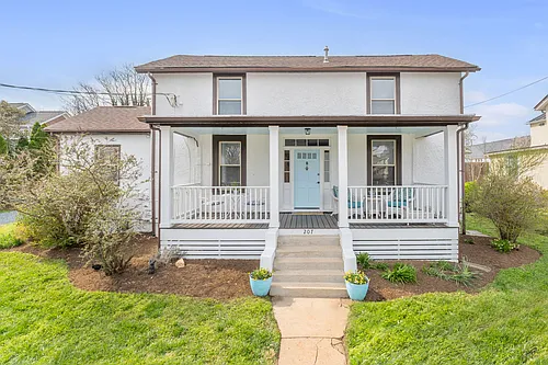 207 Douglas Ave #B Photo 1 207 Douglas Ave #B Photo 1
