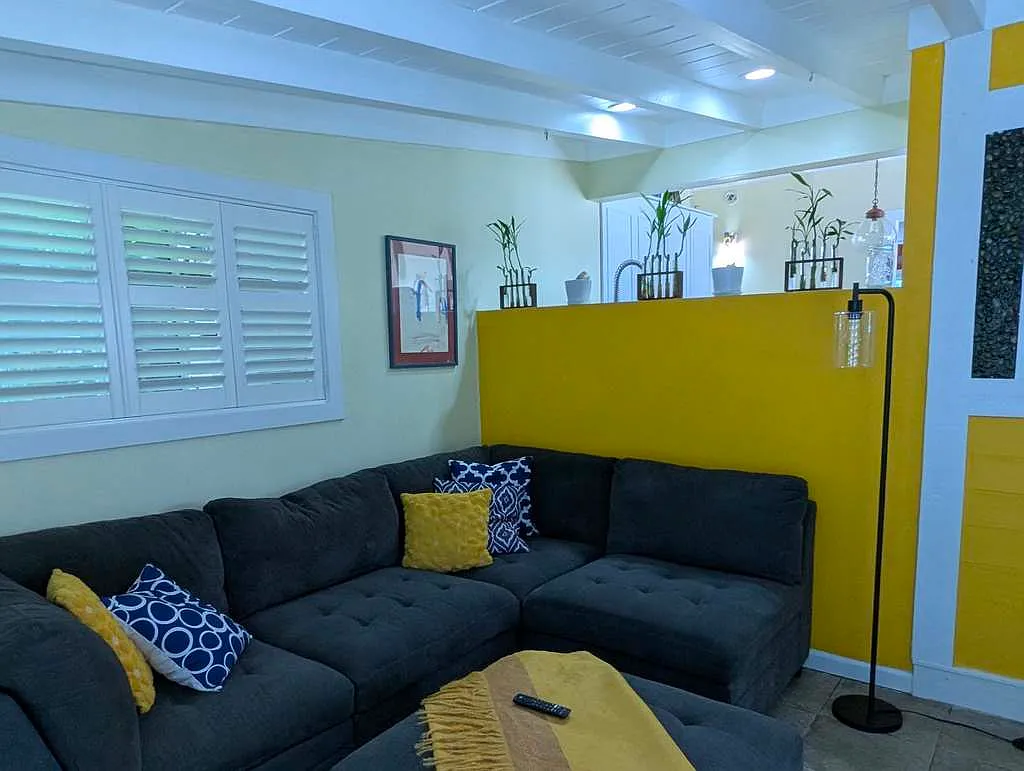 2 bed, 1.0 bath, $5,000 — Photo 2