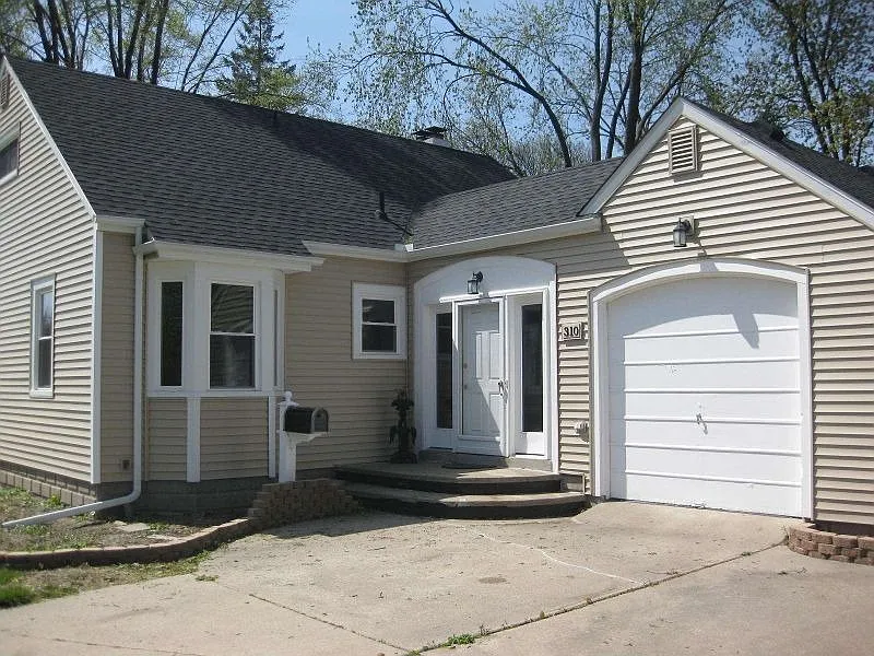310 Main St photo 1