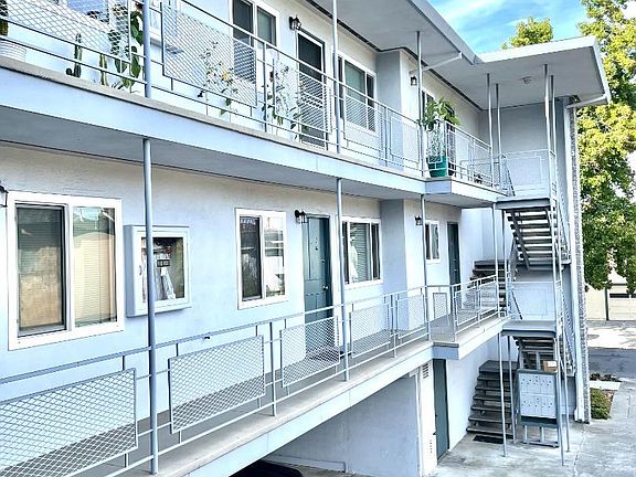 3rd image of 1133 Paloma Ave APT 5