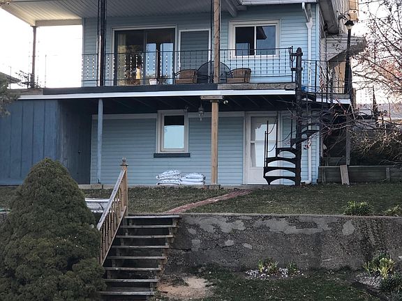 2nd image of 2650 Military St
