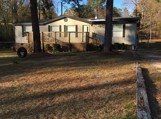 30 Old Dutch Rd, Spring Lake, NC 28390