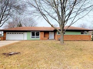 3524 Delahaut St, Green Bay, WI 54301