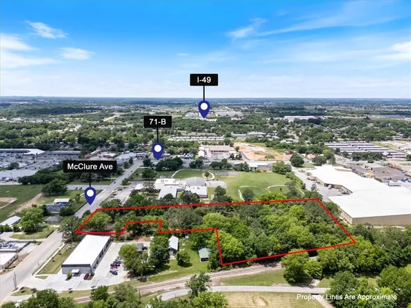 214 McClure Ave, Lowell, AR 72745