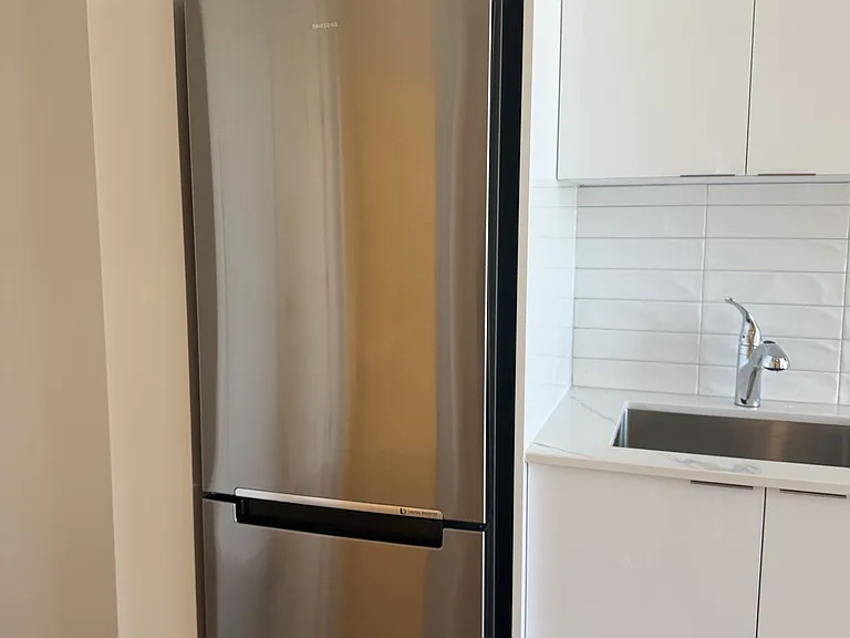 33 Erie Ave #814 — Photo 3