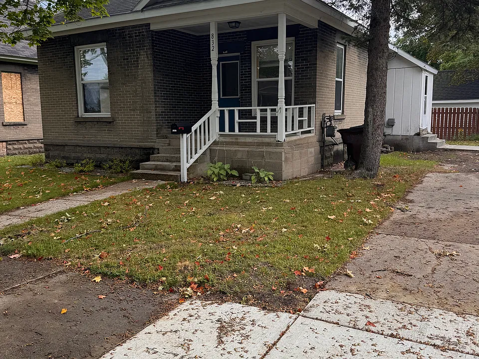 832 2nd Ave