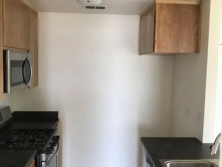 1970 Spruce Cir — Photo 4