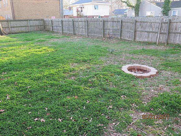 Backyard/ Fire Pit