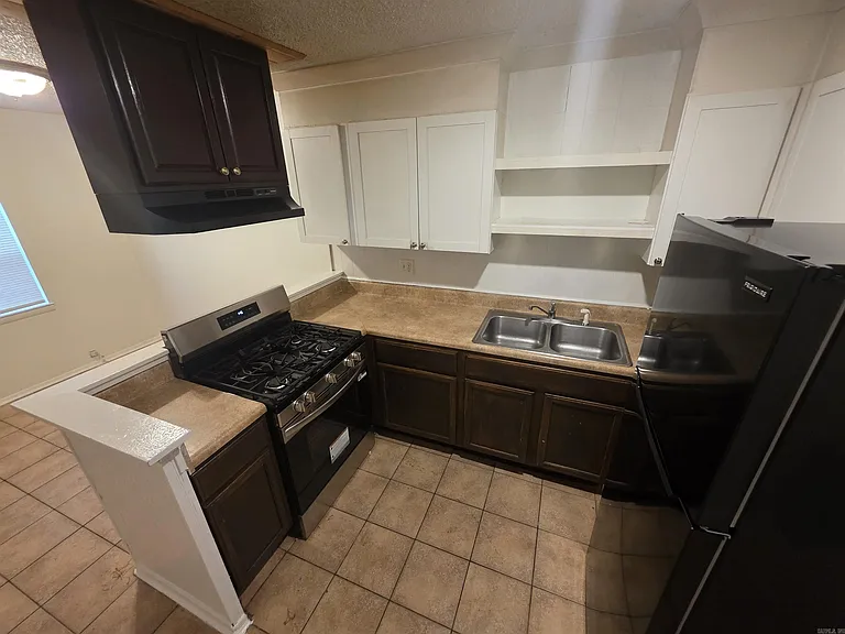 301 S Border St #H — Photo 4