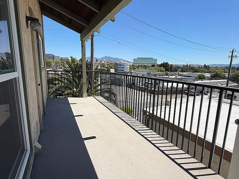 1851 Harrison St #8 — Photo 5